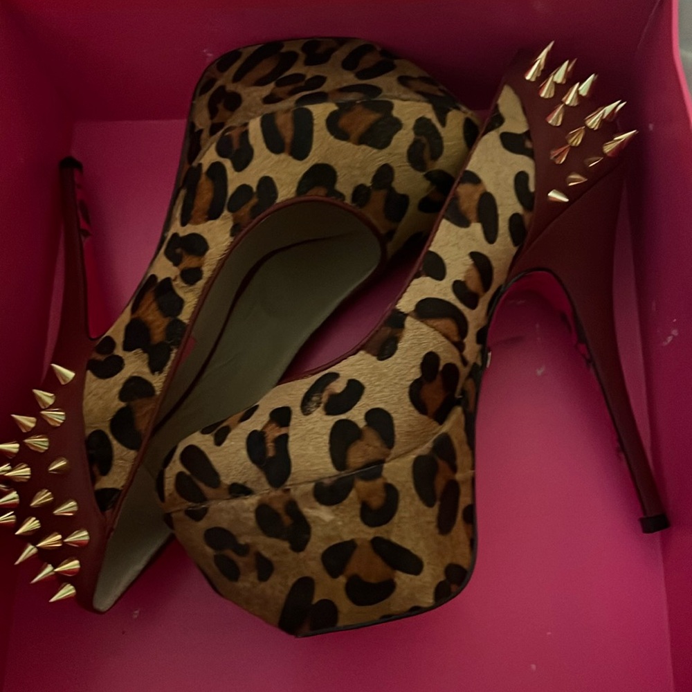 GRRACE leopard Betset Johnson platform spiked heels . New inbox, size 8